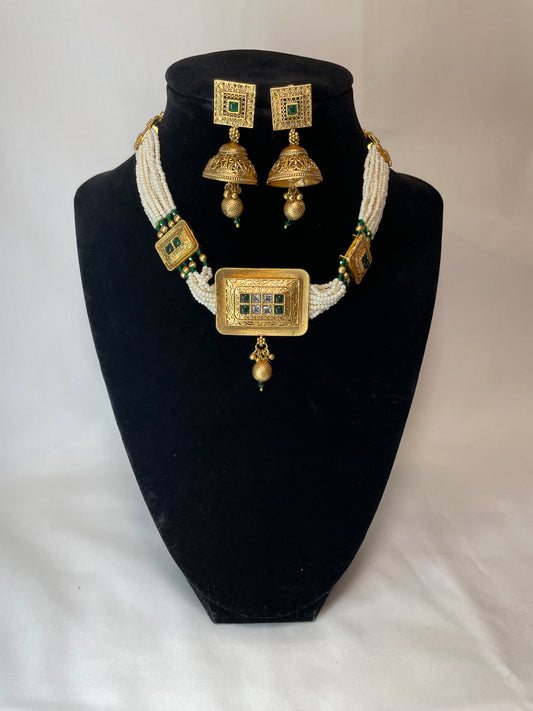 Golden Antique pearl necklace with earrings